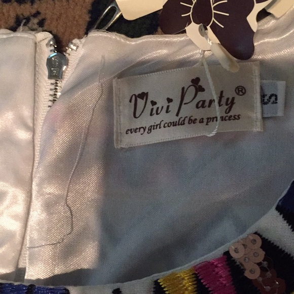 Gorgeous size S white embroidered maxi dress - Picture 3 of 5